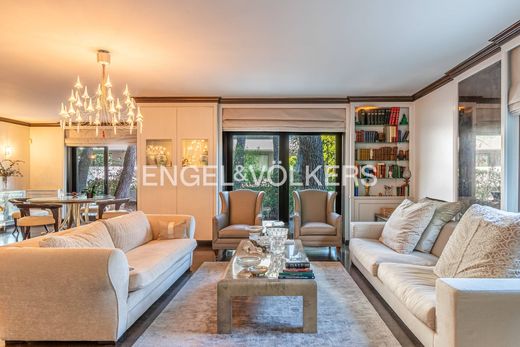 Detached House in Néa Erythraía, Nomarchía Athínas