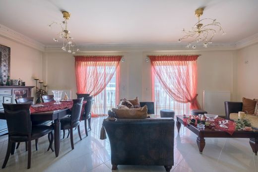 Edificio en Níkaia, Nomós Piraiós