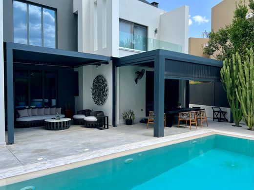 Willa w Vári, Nomarchía Anatolikís Attikís