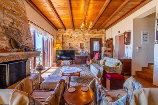 Casa Unifamiliare a Dhráfi, Nomarchía Anatolikís Attikís