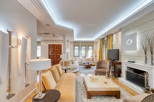 Частный Дом, Néa Kifisiá, Nomarchía Athínas