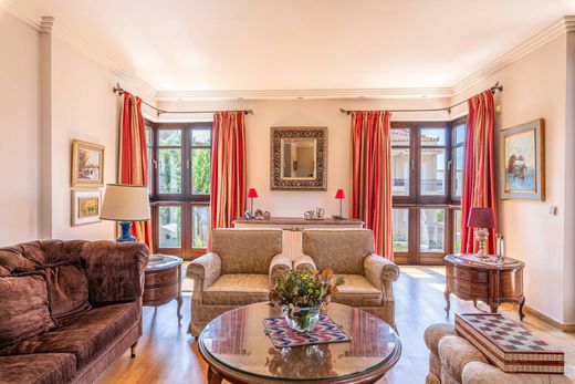 ‏בית חד-משפחתי ב  Dióni, Nomarchía Anatolikís Attikís