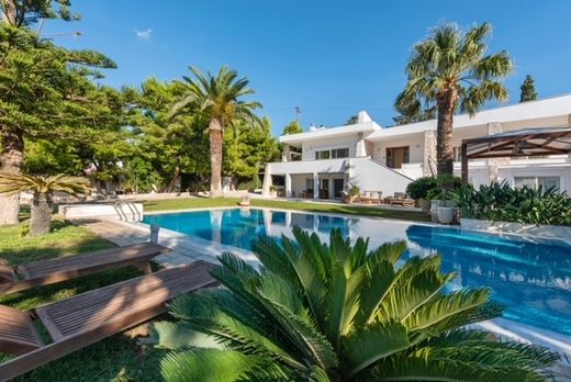 Willa w Saronída, Nomarchía Anatolikís Attikís