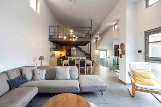 Vrijstaand huis in Athene, Nomarchía Athínas