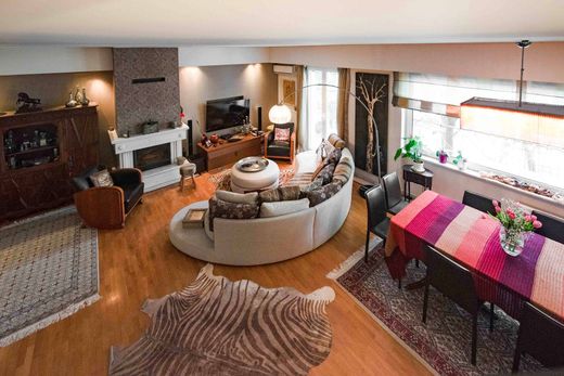 Residential complexes in Néa Pentéli, Nomarchía Athínas