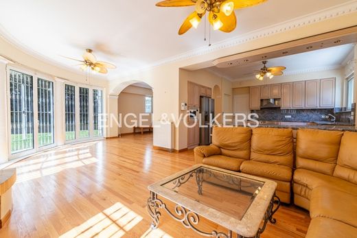 Detached House in Néa Erythraía, Nomarchía Athínas