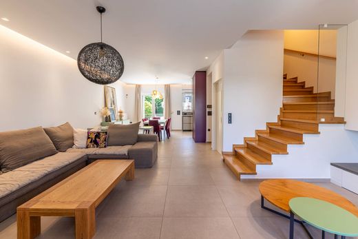 Maison individuelle à Glyfáda, Nomarchía Athínas