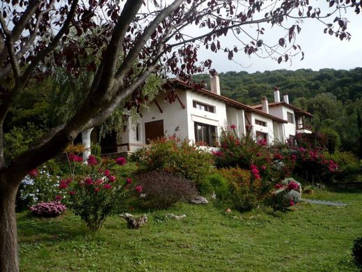 Twee-onder-een-kapwoning in Pyrgadíkia, Chalcidice