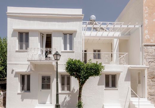 Edificio en Áno Sýros, Cícladas