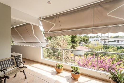 Apartment / Etagenwohnung in Néa Erythraía, Nomarchía Athínas