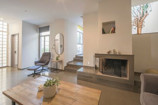 Maison individuelle à Athènes, Nomarchía Athínas