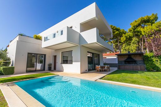 ﻓﻴﻼ ﻓﻲ Thrakomakedónes, Nomarchía Anatolikís Attikís