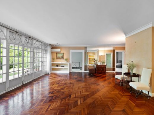 Piso / Apartamento en Kifisiá, Nomarchía Athínas