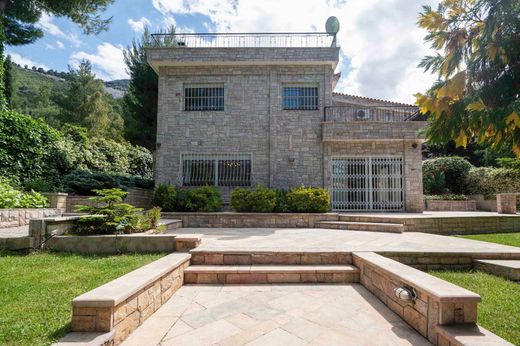 Detached House in Diónysos, Nomarchía Anatolikís Attikís