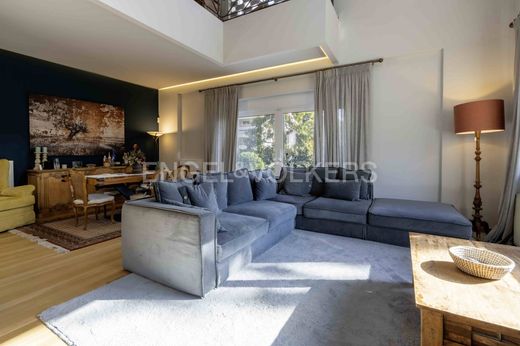 ‏בית חד-משפחתי ב  Kifisiá, Nomarchía Athínas