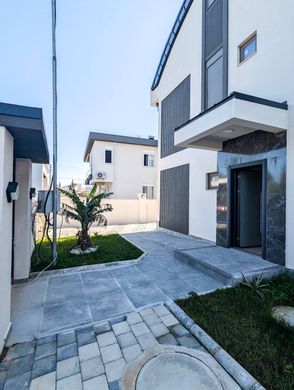 Villa en Ermenek, Provincia de Karaman