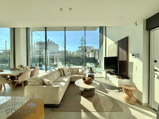 Casa en Voúla, Nomarchía Anatolikís Attikís