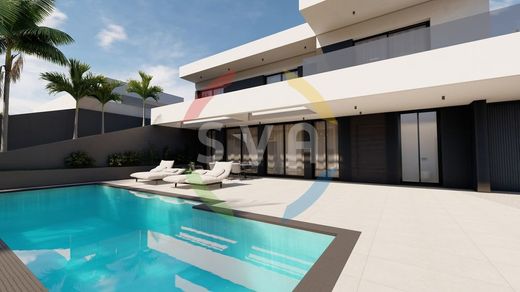 Villa a Parekklisha, Parekklisiá