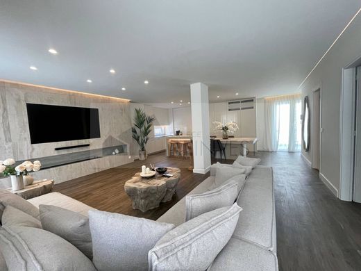 Διαμέρισμα σε Βουλιαγμένη, Nomarchía Anatolikís Attikís