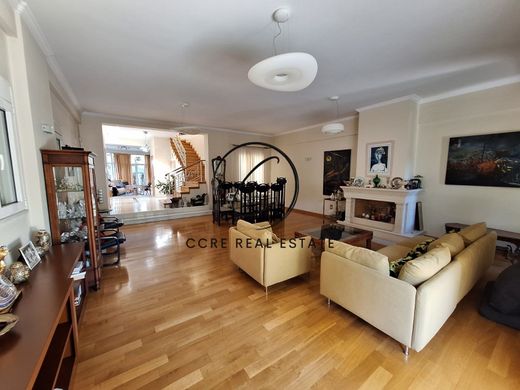 Edificio en Káto Kifisiá, Nomarchía Athínas