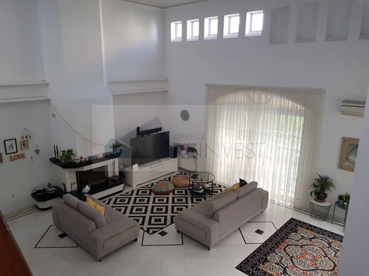 Vrijstaand huis in Agía Paraskeví, Nomarchía Athínas