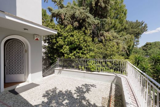 独立式房屋  Káto Kifisiá, Nomarchía Athínas