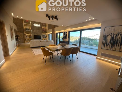 Vrijstaand huis in Glyfáda, Nomarchía Athínas