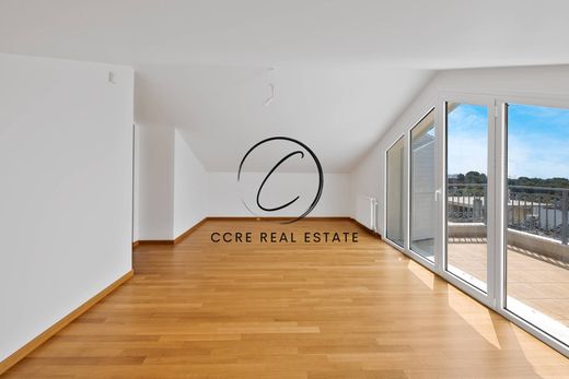 Vrijstaand huis in Káto Kifisiá, Nomarchía Athínas