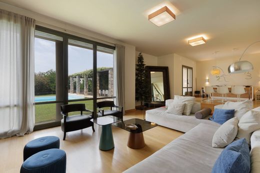 Villa in Pikérmi, Nomarchía Anatolikís Attikís