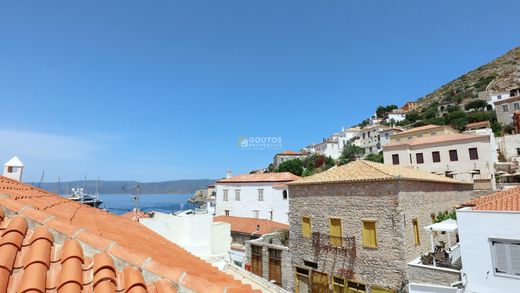 Dom jednorodzinny w Ýdra, Nomós Piraiós