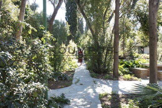 地皮  Káto Kifisiá, Nomarchía Athínas