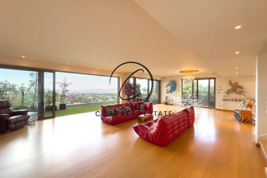 Vrijstaand huis in Káto Kifisiá, Nomarchía Athínas