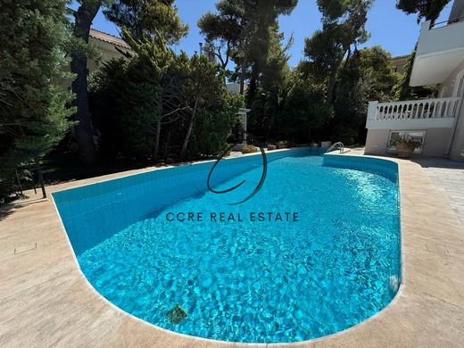 Vrijstaand huis in Néa Erythraía, Nomarchía Athínas