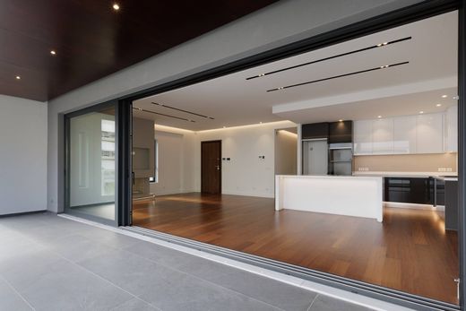 아파트 / Voúla, Nomarchía Anatolikís Attikís