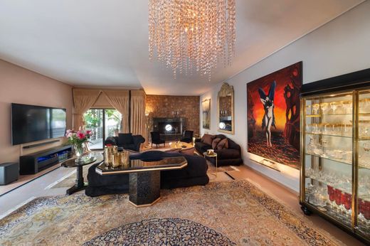 ‏בית חד-משפחתי ב  Voúla, Nomarchía Anatolikís Attikís