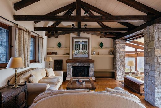 Vrijstaand huis in Aráchova, Nomós Voiotías