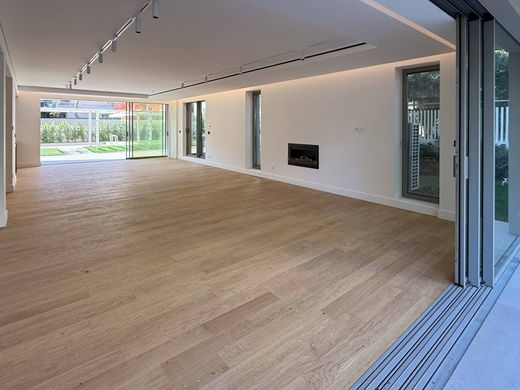 Detached House in Várkiza, Nomarchía Anatolikís Attikís