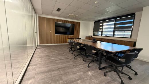 Bureau à Glyfáda, Nomarchía Athínas