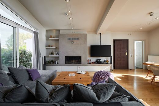 Piso / Apartamento en Vári, Nomarchía Anatolikís Attikís