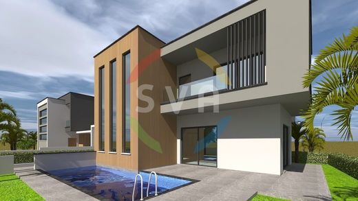 Villa Plurifamiliare a Ýpsonas, Limassol District