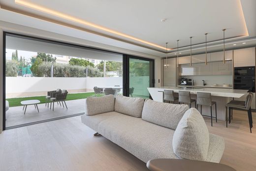 Μονοκατοικία σε Glyfáda, Nomarchía Athínas