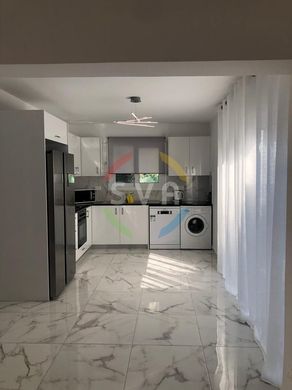 Casa Unifamiliare a Parekklisha, Parekklisiá