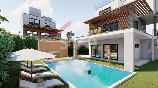 Villa a Parekklisha, Parekklisiá