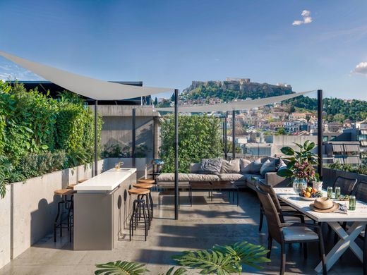 Detached House in Kéntro Peiraiá, Nomós Attikís