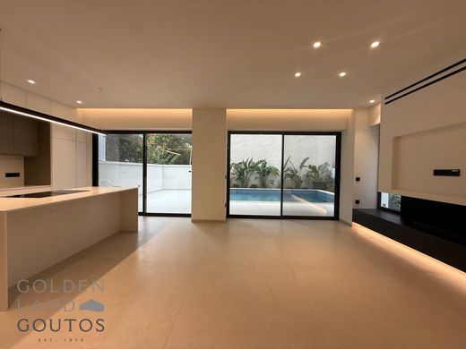 Detached House in Alimos, Nomarchía Athínas