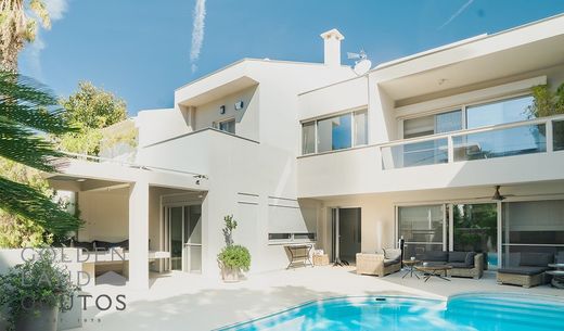 Detached House in Voúla, Nomarchía Anatolikís Attikís