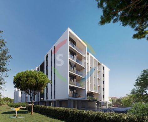 Apartment / Etagenwohnung in Limassol, Limassol District