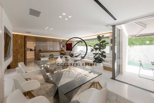 Casa Independente - Káto Kifisiá, Nomarchía Athínas