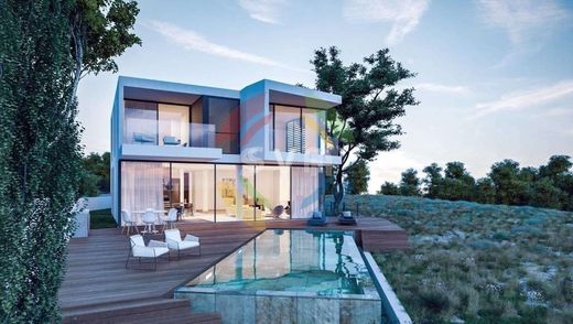 Villa a Ágios Týchon, Eparchía Lárnakas