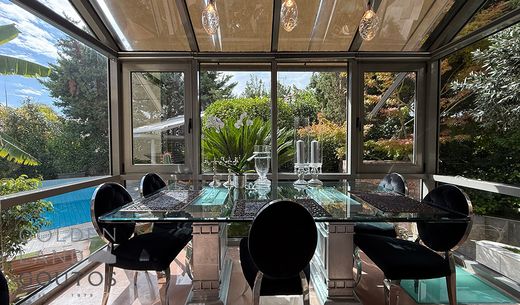 Μονοκατοικία σε Βούλα, Nomarchía Anatolikís Attikís